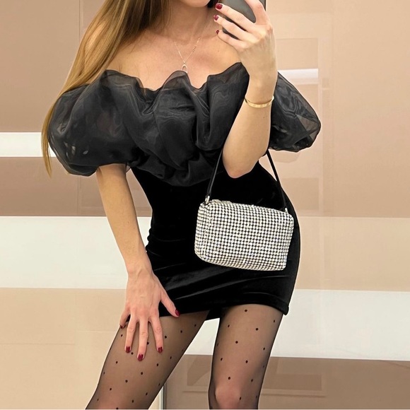 Zara VOLUMINOUS VELVET BLACK MINI DRESS - Picture 5 of 13